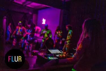 Фото с FLUR - самый неоновый и флюрный рейв Москвы