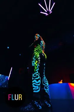 Фото с FLUR - самый неоновый и флюрный рейв Москвы