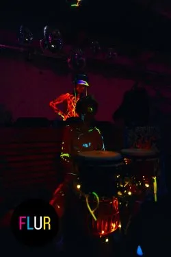 Фото с FLUR - самый неоновый и флюрный рейв Москвы