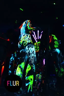 Фото с FLUR - самый неоновый и флюрный рейв Москвы