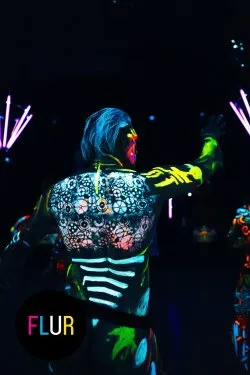 Фото с FLUR - самый неоновый и флюрный рейв Москвы