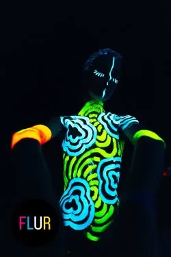 Фото с FLUR - самый неоновый и флюрный рейв Москвы
