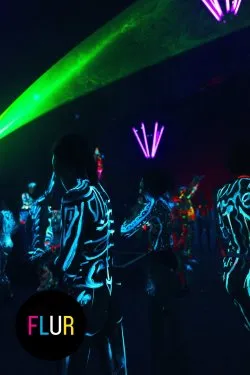Фото с FLUR - самый неоновый и флюрный рейв Москвы